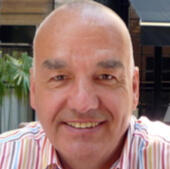 Logo of travel, quiz, and world trivia books.